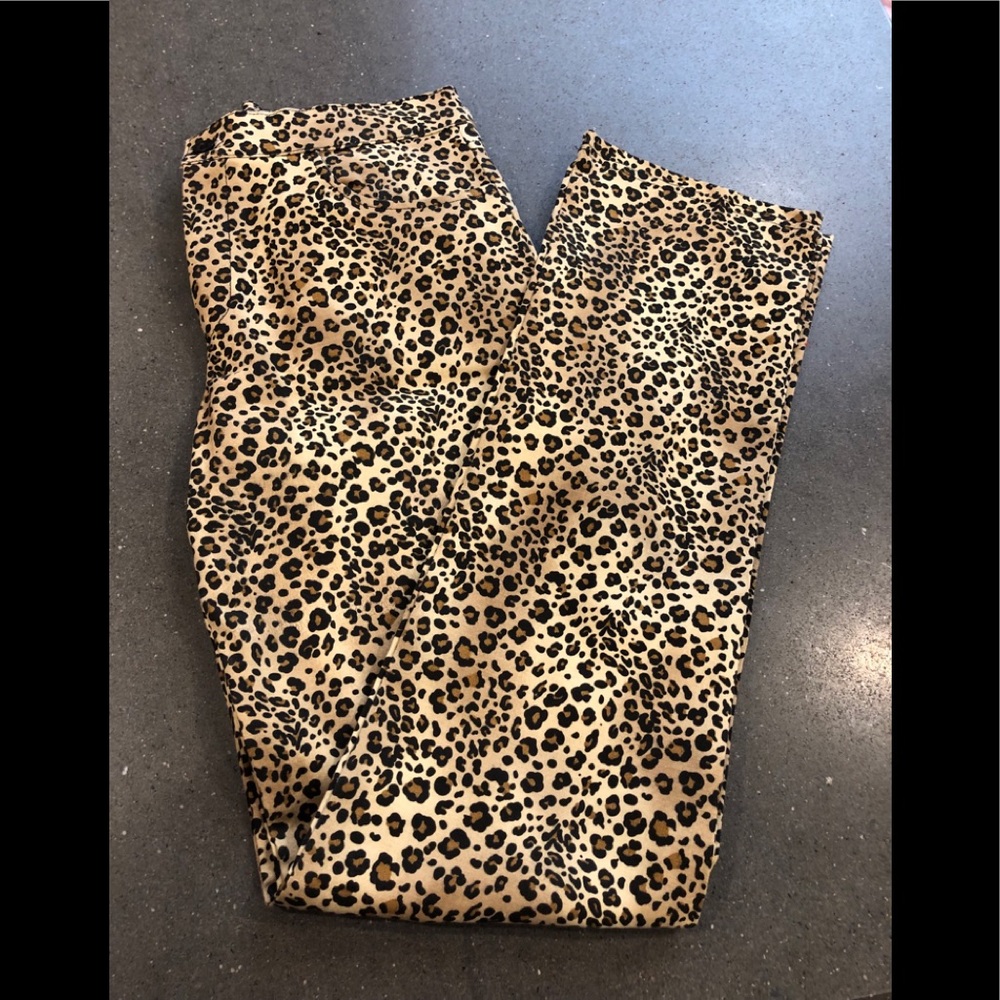Leopard 4 Pocket Straight leg Jeans slight stretch